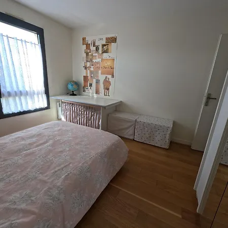 Superbe Paris La Defense Apartment